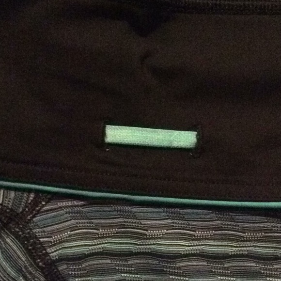 LULULEMON Althetica Blue Multi Cropped Capri - Picture 6 of 7